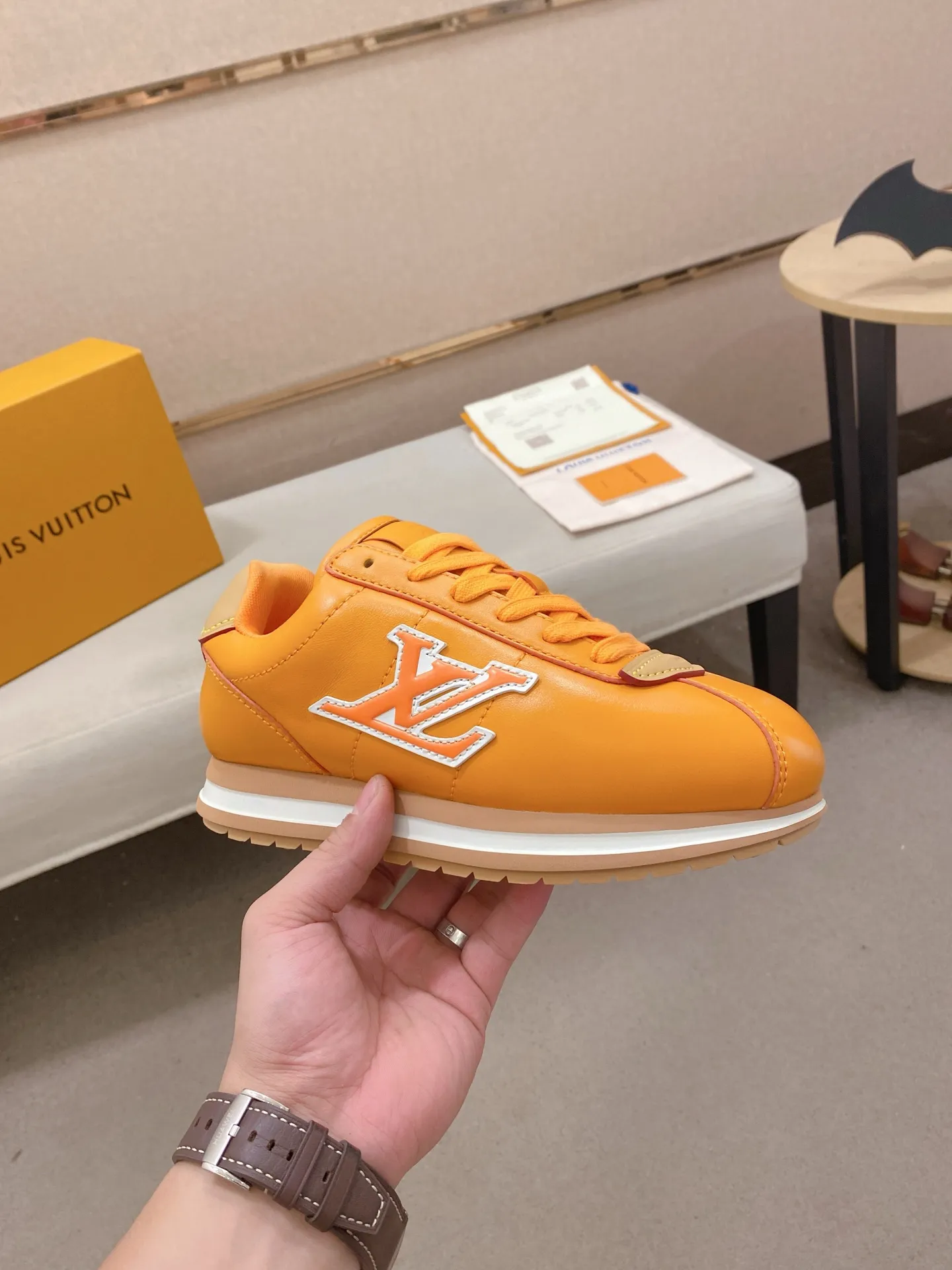 Men's shoes💰: Couple style 700💰LOUIS VUITTON Footint Soccer sneakers‼ ️ The top version, the same sneakers for LV couples. You will look fashionable when you wear them. This Footint Soccer sneaker was unveiled in the 2025 spring and summer series fashion show. The tongue is embellished with the Lvers United badge inspired by the football team. The rubber sole of the foot is decorated with multiple Louis Vuitton logos. The original latest packaging. Fabric: original imported cowhide. Lining: original imported breathable mesh. Foot pad: original injection molding pad. Outsole: original molded T combination outsole. Size: 35-45.